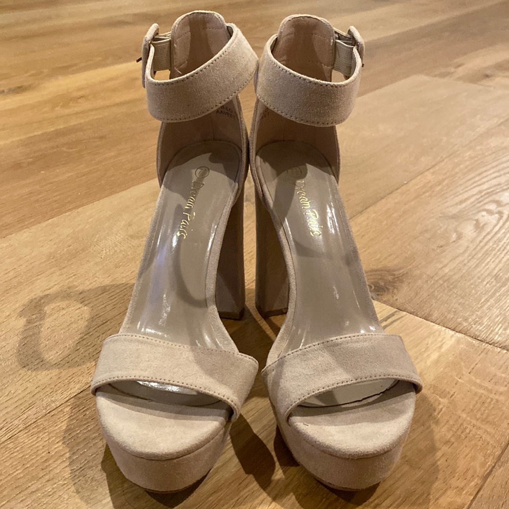 Nude suede Chuncky ankle strap heels